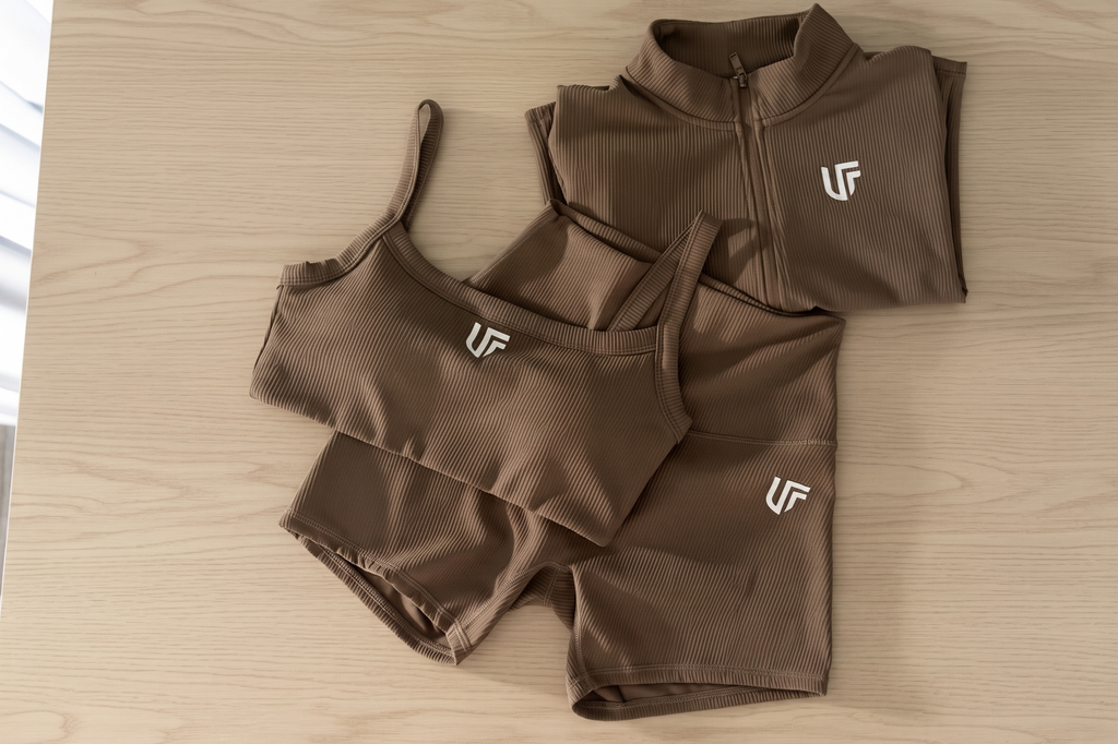 Conjunto 3 Piezas Mocha - Top + Short + Chaqueta Deportiva